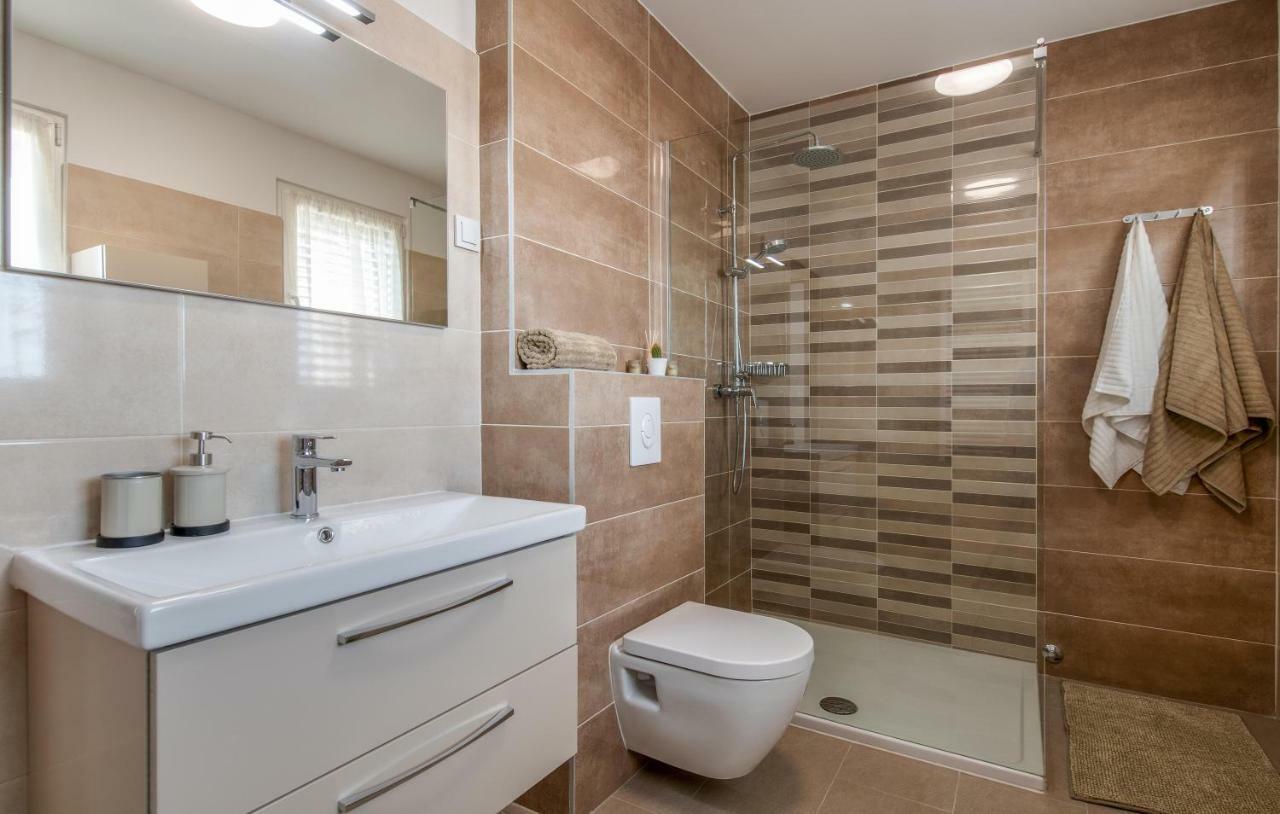 פולה Family Apartment Ingrid מראה חיצוני תמונה